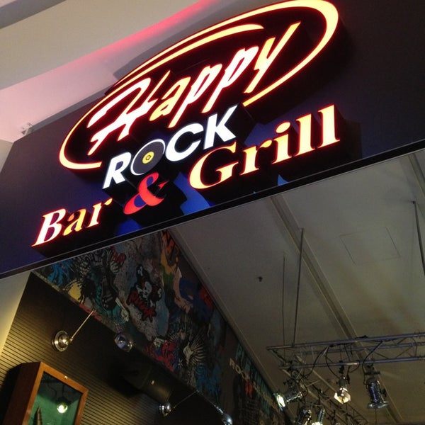 3/29/2013 tarihinde Eugeniaziyaretçi tarafından Happy Rock Bar &amp; Grill'de çekilen fotoğraf
