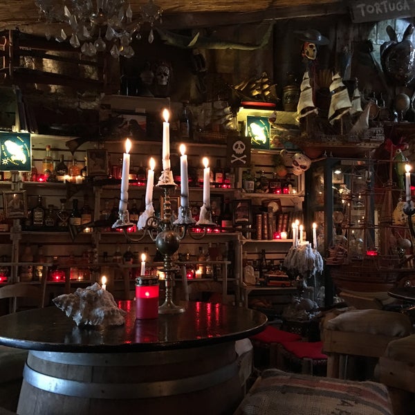 Pirate Bar Cocktail Bar in Durbuy