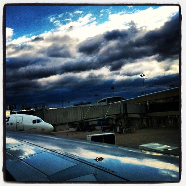 Philadelphia Airport Backpage