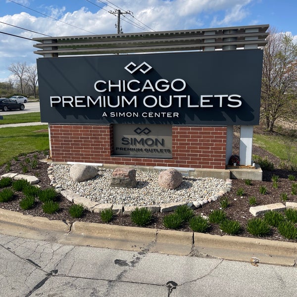 Chicago Premium Outlets - Outlet center in Chicago area, Illinois, USA 