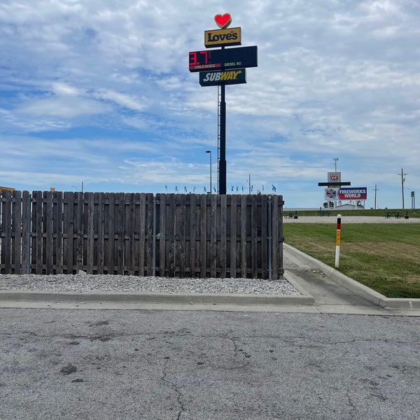 Love's Travel Stop Eagleville, MO