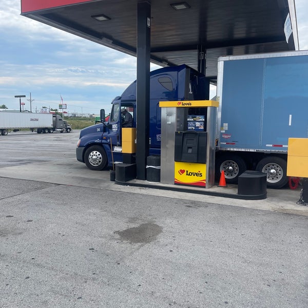 Love's Travel Stop Eagleville, MO