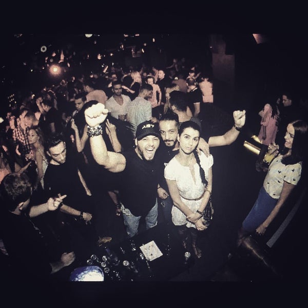 Photo prise au GQ Bar Dubai par Simo B. le10/24/2015