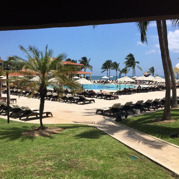 Das Foto wurde bei Secrets Capri Riviera Cancun von ALBD am 8/29/2017 aufgenommen