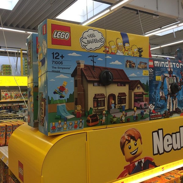 Toys"R"Us (Now Closed) Toy Store in Vienna