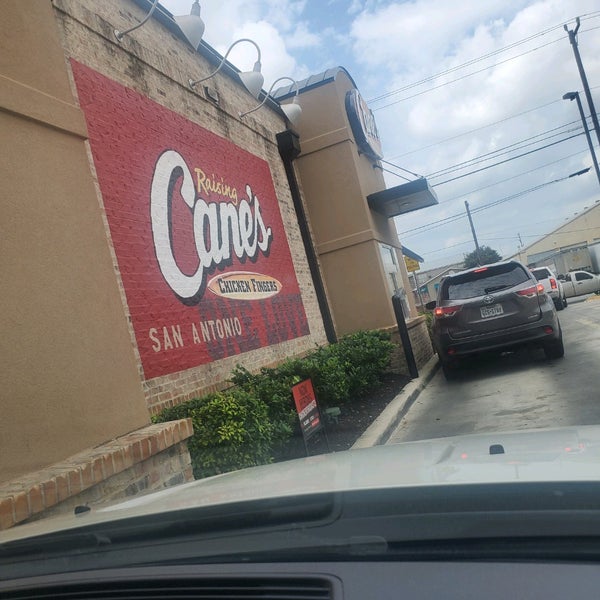 Photo taken at Raising Cane&#39;s Chicken Fingers by Leandra Lang O. on 10/13/2021