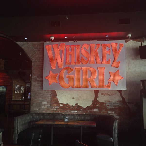 Photo taken at Whiskey Girl by Oscar K. on 8/22/2016