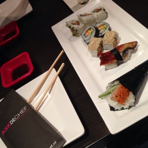 Das Foto wurde bei Ask de Chef - Fusion | Sushi | Lounge von Cynthia A. am 10/26/2013 aufgenommen