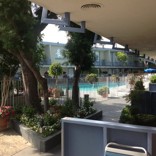 9/17/2013 tarihinde Alex G.ziyaretçi tarafından Travelodge Hotel at LAX'de çekilen fotoğraf