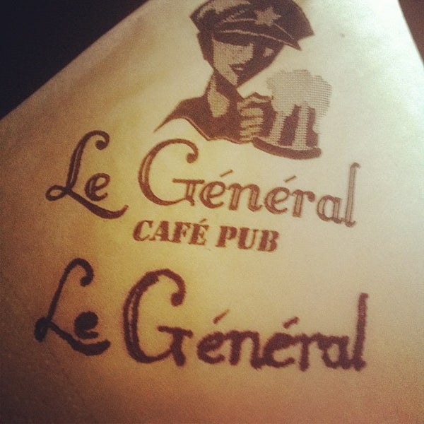 รูปภาพถ่ายที่ Le Général Café-Pub โดย Didi K. เมื่อ 11/2/2012