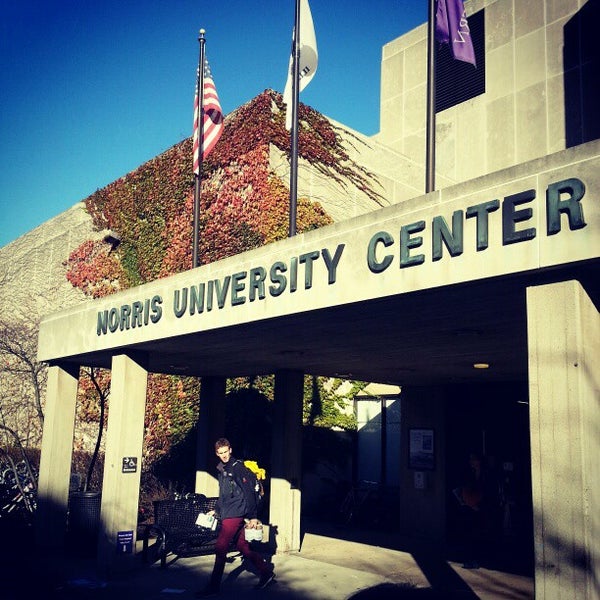 Foto tomada en Norris University Center  por Pat S. el 10/26/2012