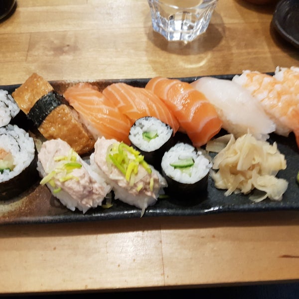 Снимок сделан в Zen Sushi - sushi &amp; sake пользователем Jyri 2/1/2018