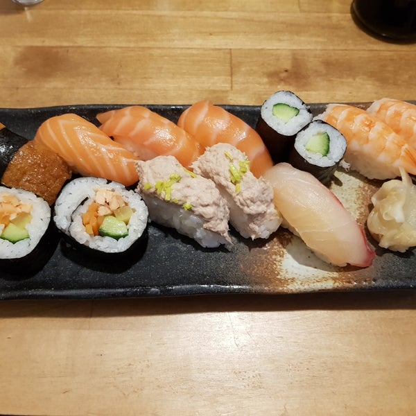 Снимок сделан в Zen Sushi - sushi &amp; sake пользователем Jyri 1/15/2019