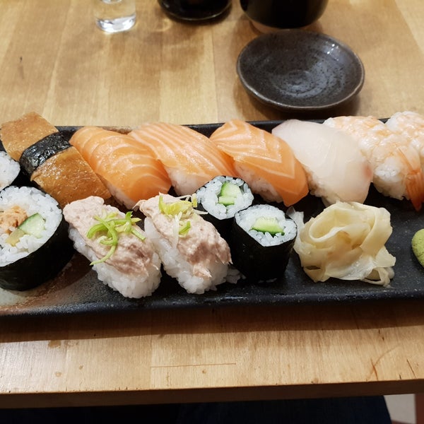 Снимок сделан в Zen Sushi - sushi &amp; sake пользователем Jyri 10/26/2017