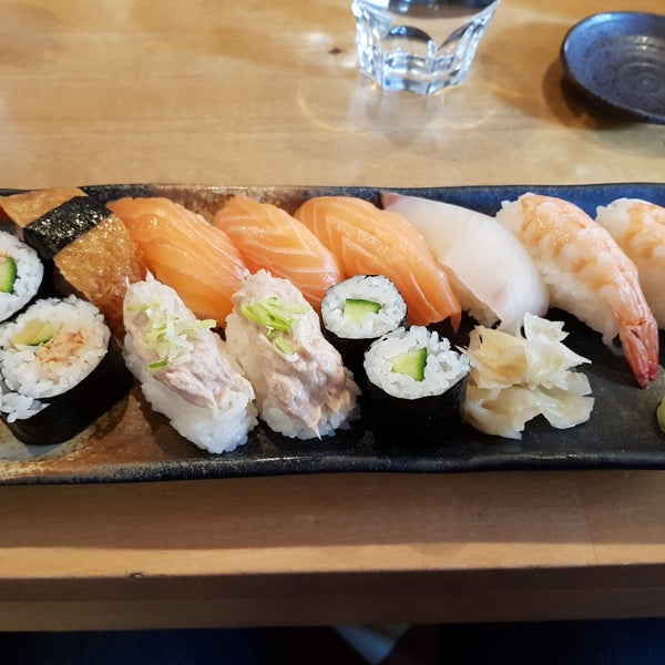Снимок сделан в Zen Sushi - sushi &amp; sake пользователем Jyri 8/28/2017
