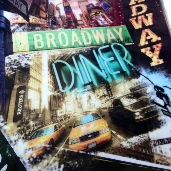 Снимок сделан в Broadway Diner пользователем Daniel C. 3/24/2013