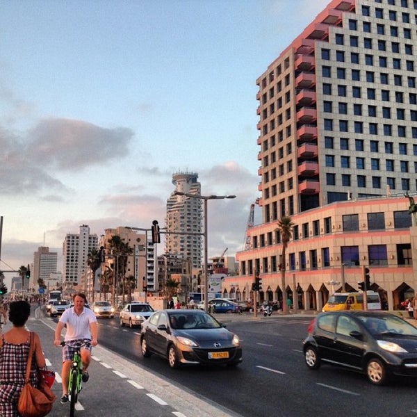 รูปภาพถ่ายที่ Maxim Hotel Tel Aviv โดย Dmitry เมื่อ 7/24/2013