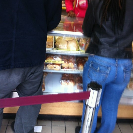 Photo prise au Allan&#39;s Bakery par Lisa♥ D. le12/8/2012