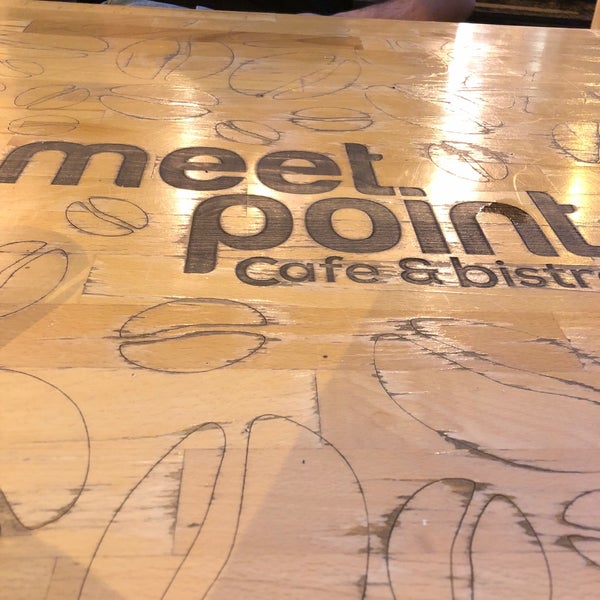 Foto tomada en Meet Point Cafe&amp;Bistro  por Nurullah K. el 6/18/2018