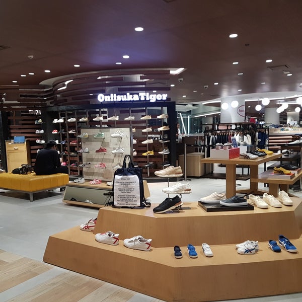 tiger shoe store