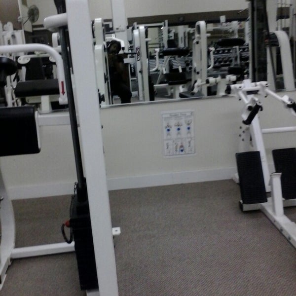 St fitness. Стрит фитнес Сокольники. Горки стрит фитнес. Арбат фитнес 45 линия. Литейный переулок фитнес.