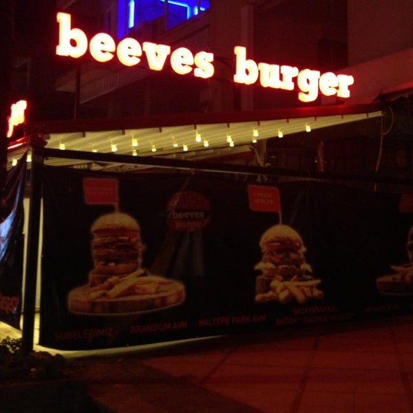 Das Foto wurde bei Beeves Burger von Can K. am 11/8/2013 aufgenommen