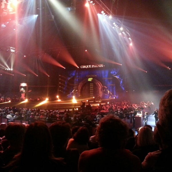 รูปภาพถ่ายที่ Cirque Phénix โดย Sébastien C. เมื่อ 1/10/2014