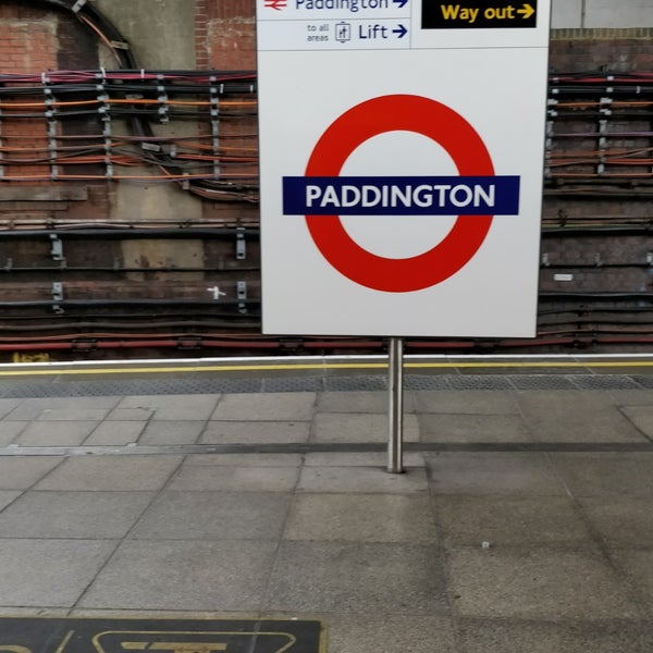 Foto tirada no(a) Paddington London Underground Station (Hammersmith &amp; City and Circle lines) por Gordon C. em 10/24/2017