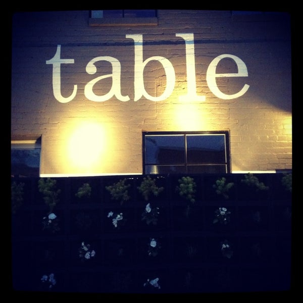 Foto tirada no(a) Table por Rose T. em 4/14/2013