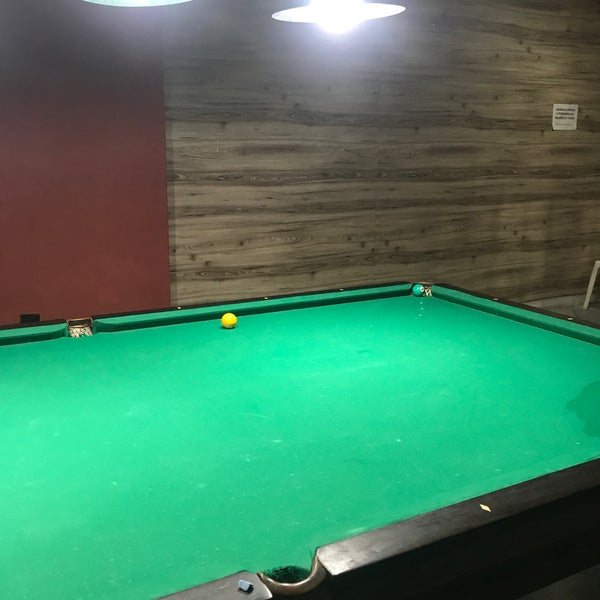 Sinuca De Bico - A maior mesa de snooker do mundo :)