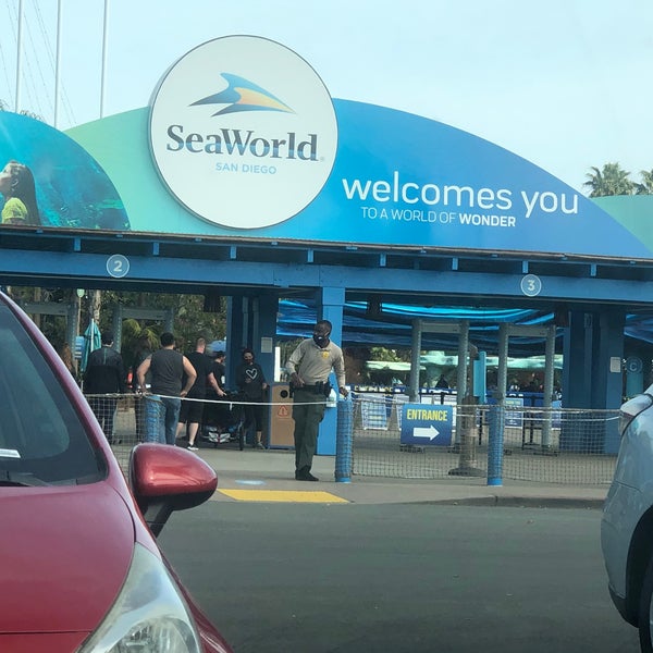 SeaWorld Parking Lot Estacionamiento en San Diego