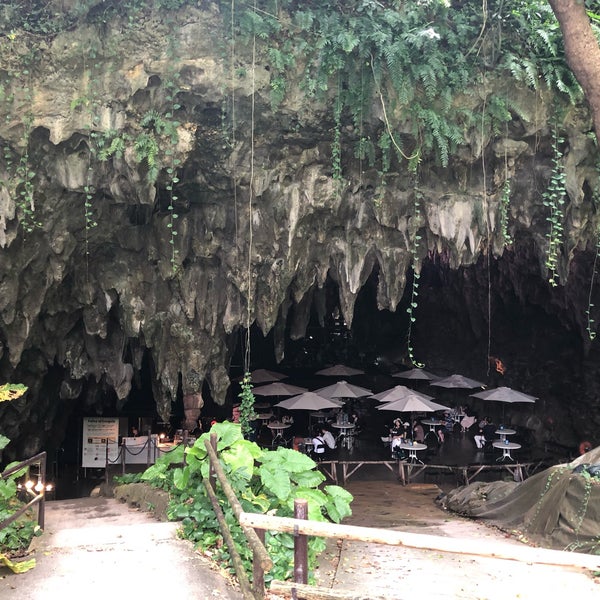 Кафе в пещере