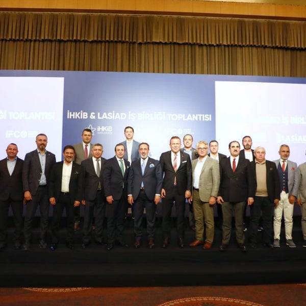 Foto diambil di WOW Istanbul Hotels &amp; Convention Center oleh Mert pada 10/27/2022