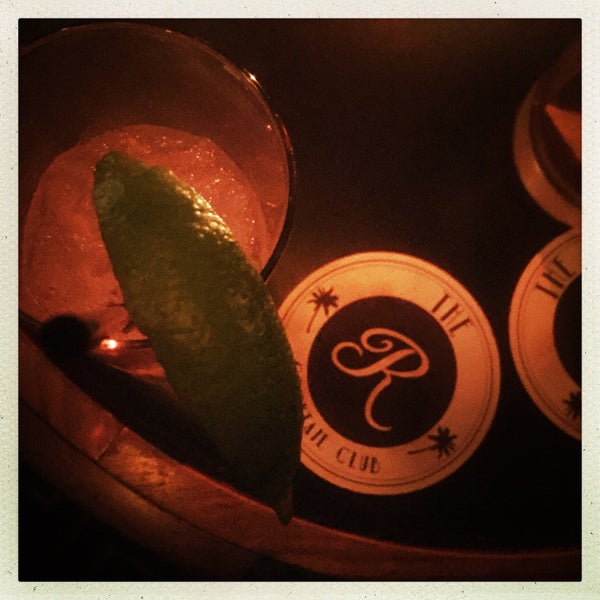Foto tirada no(a) The Regent Cocktail Club por HERNAN P. em 12/11/2017