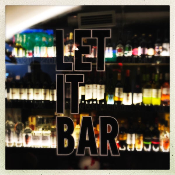 Foto tomada en Let It Bar  por HERNAN P. el 6/21/2018
