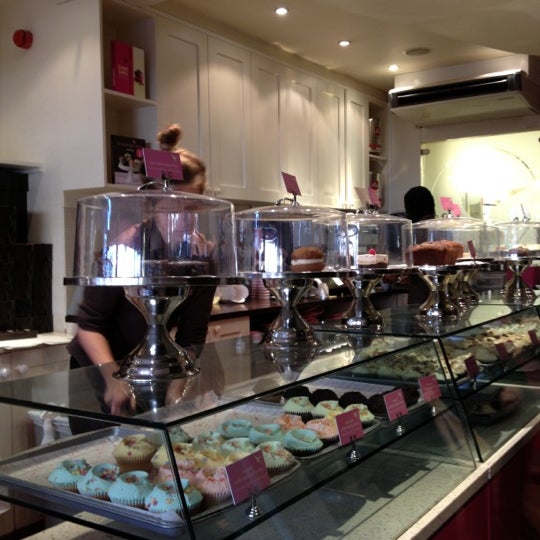 The Hummingbird Bakery Kensington and Chelsea 133 Portobello Rd