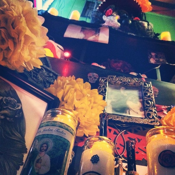 Foto tirada no(a) Shanahan&#39;s Pub &amp; Grill por Bernie G. em 11/2/2014