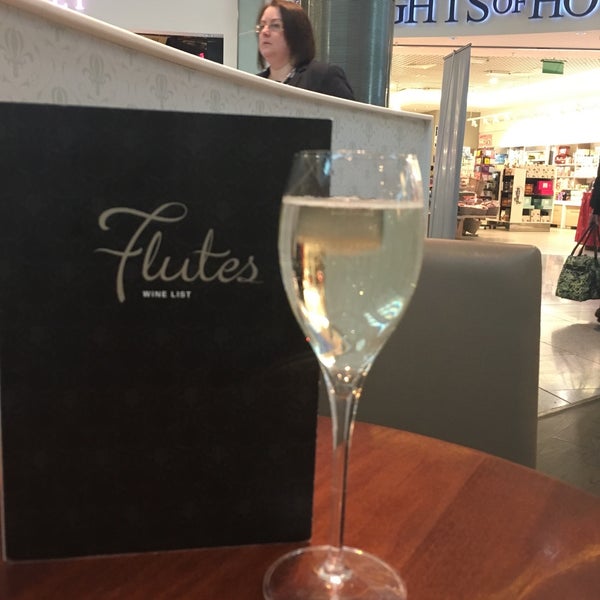 Flutes Champagne Bar in Dublin