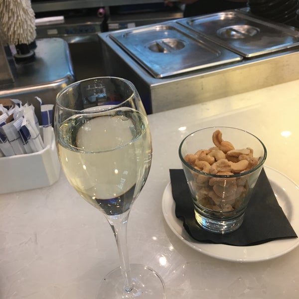 Flutes Champagne Bar in Dublin