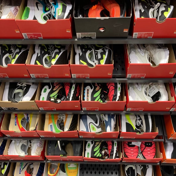 Fotos Em Nike Factory Store Loja De Artigos Esportivos Em 酒々井町