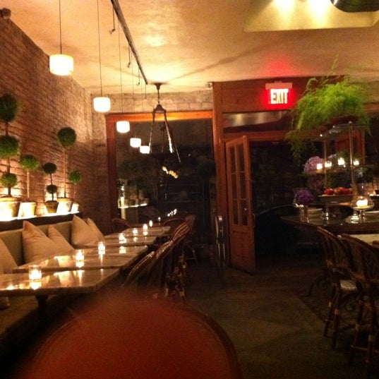 9/18/2012 tarihinde Jessica K.ziyaretçi tarafından Zé Café'de çekilen fotoğraf