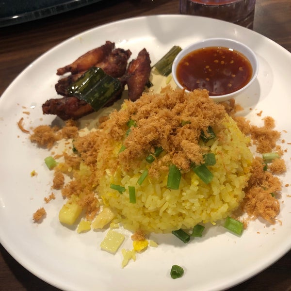 Foto scattata a E-Sarn Thai Cuisine da XinYing C. il 6/18/2019