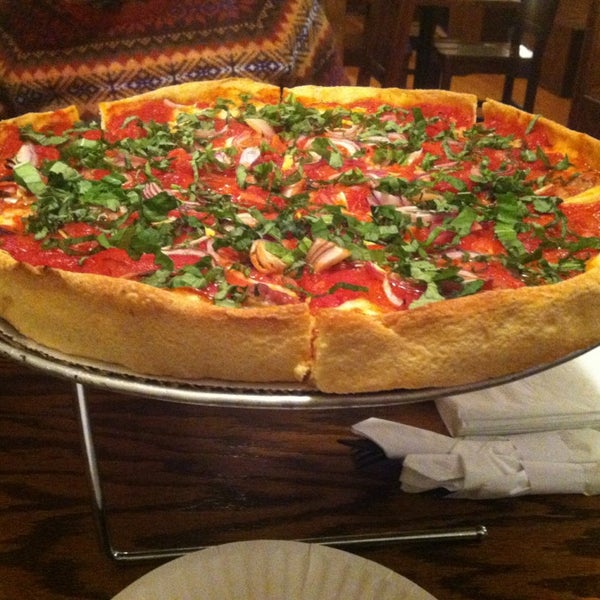Foto tirada no(a) Lefty&#39;s Chicago Pizzeria por Jonathan &quot;Dante&quot; L. em 1/7/2013