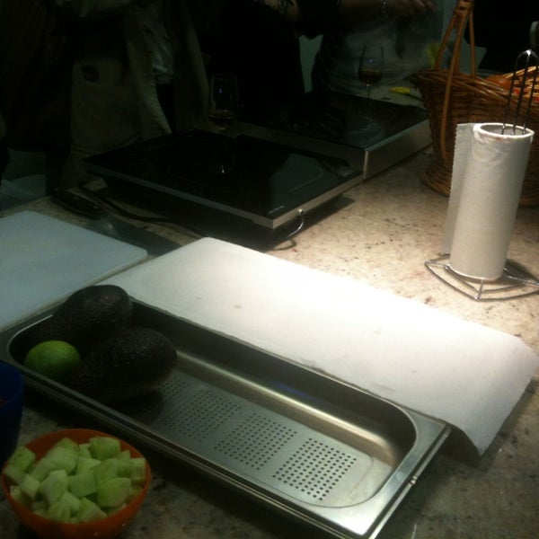 4/5/2013にSara T.がA punto escuela de cocina y librería gastronómicaで撮った写真