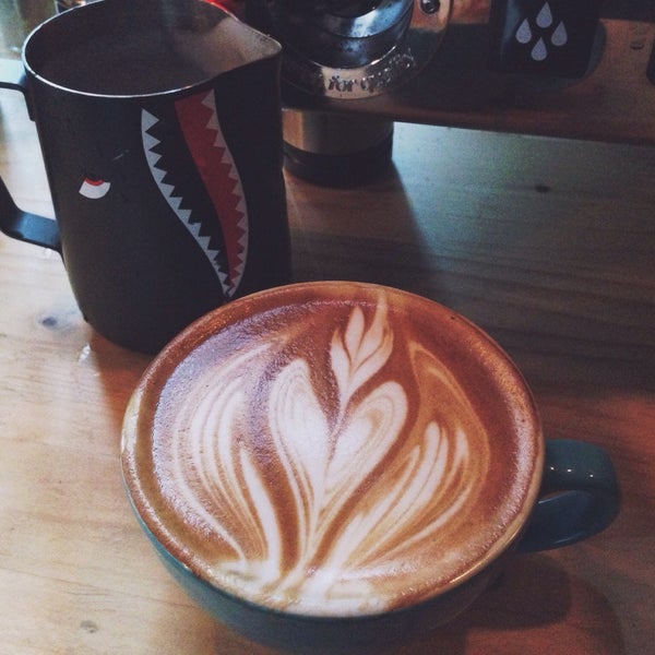 8/26/2015 tarihinde Suriya D.ziyaretçi tarafından Hacking Coffee'de çekilen fotoğraf