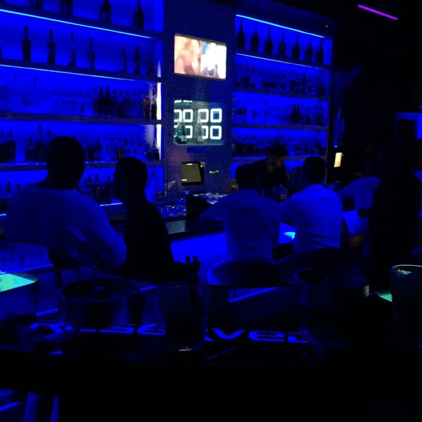 Foto diambil di M1 Lounge Bar &amp; Club oleh 🌸🌸🌸 pada 9/6/2015