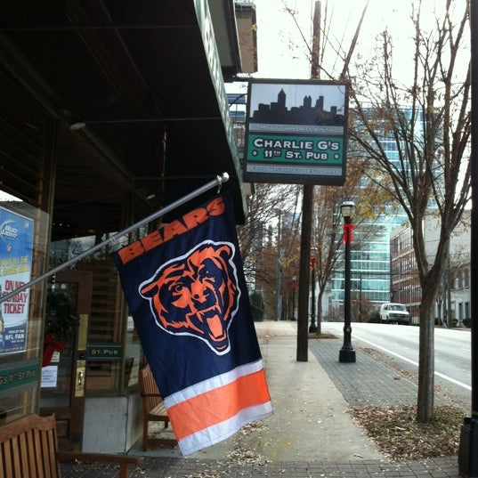 Foto scattata a Eleventh Street Pub da Charles S. il 12/2/2012