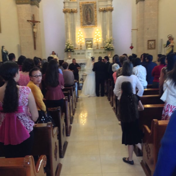 Photo taken at Iglesia Santuario De Guadalupe by Moises J. on 10/23/2014