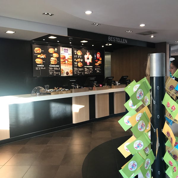 Photo taken at McDonald&#39;s by Wim N. on 9/25/2018