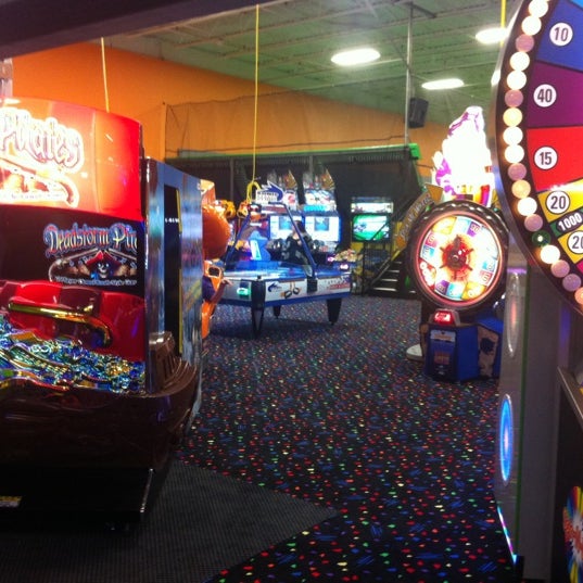 Photo prise au AirMaxx Trampoline Park par David H. le12/15/2012